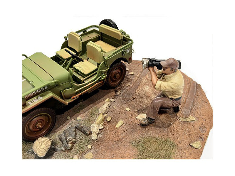 "4X4 Mechanic" Figure 7 for 1/18 Scale Models by American Diorama-1