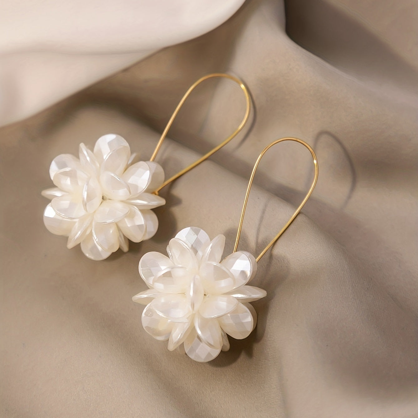 White Flower Ball Design Elegant Cluster Earrings Alloy Silver Plated Jewelry Trendy Gift For Women Girls