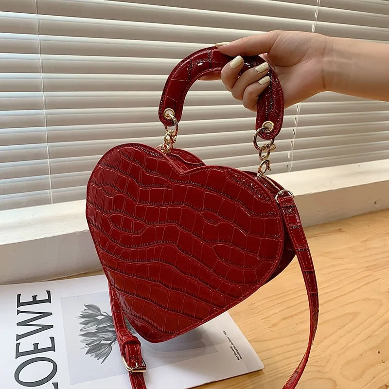 cute-heart-shaped-design-purse-1