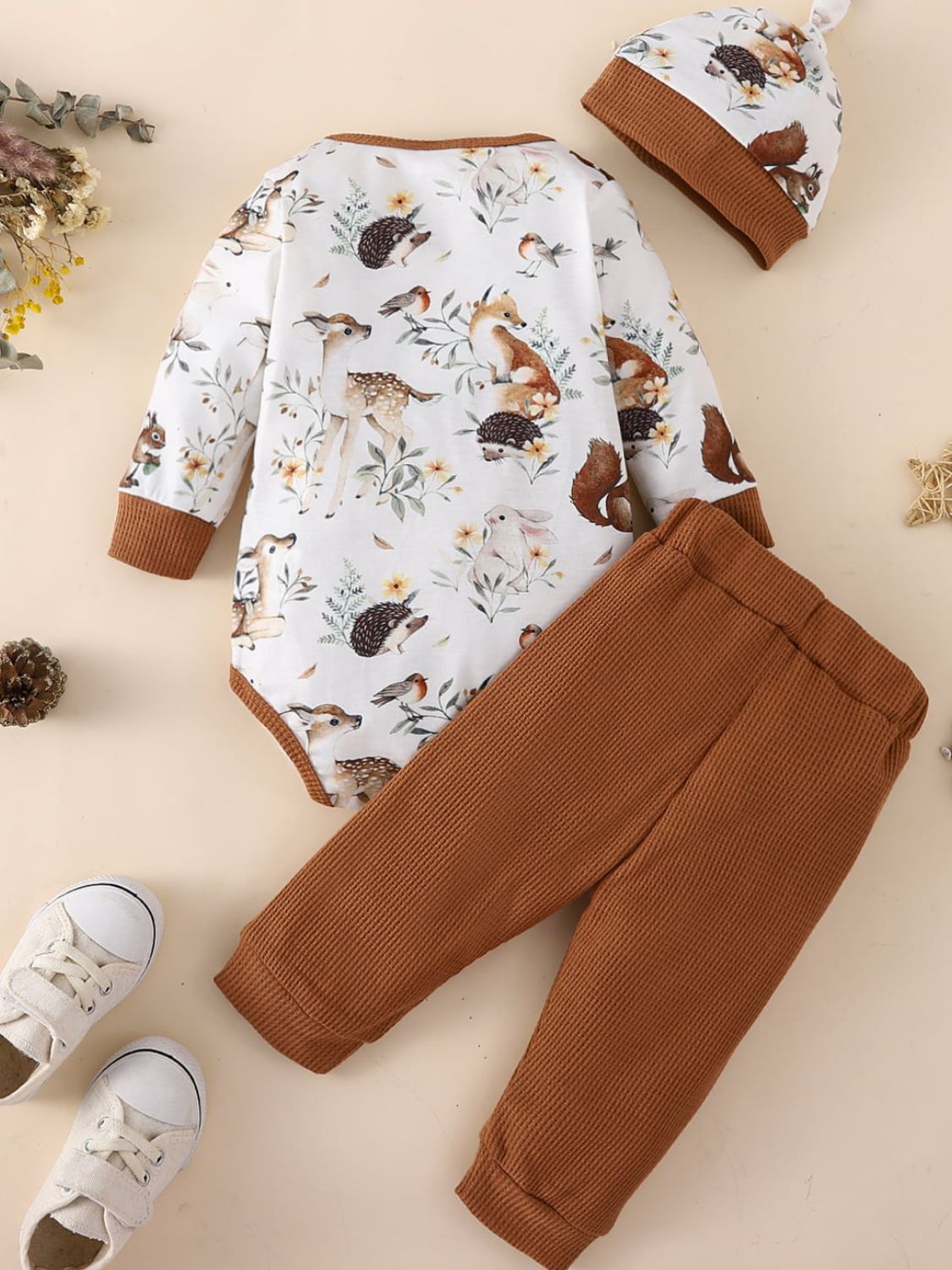 baby-printed-bodysuit-and-waffle-knit-joggers-set