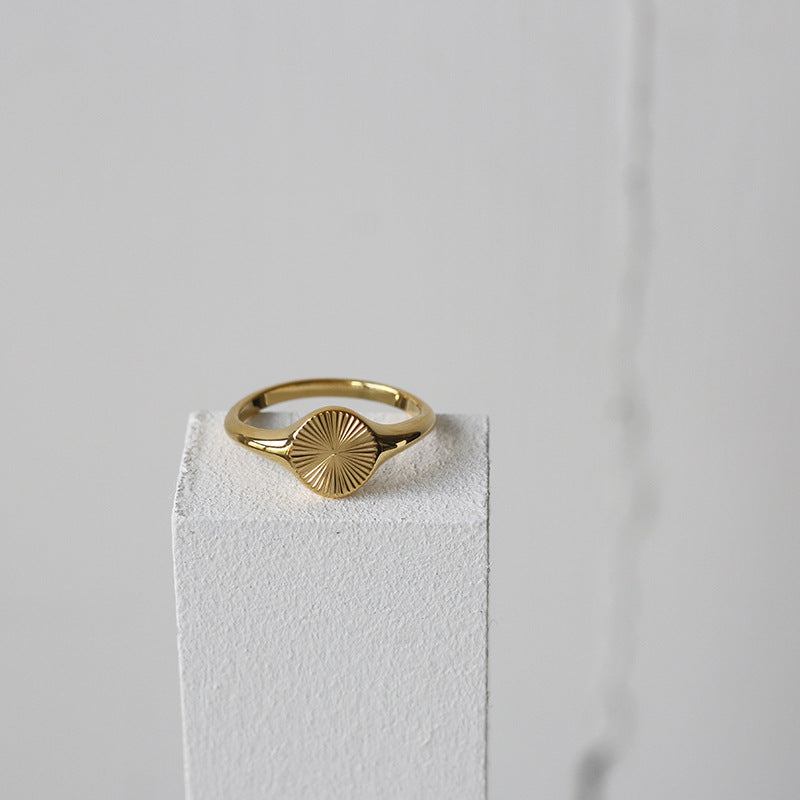 minimalist-dainty-rays-circle-index-ring